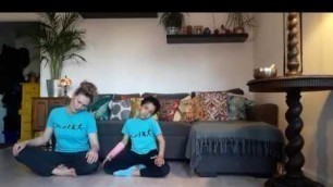 'COMB Yoga séance parents enfants Dorit'