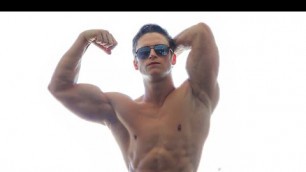 'Shredded & Muscular Tanner Wilson | Fitness Model Inspiration'