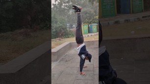 'Straight Hand stand hold 