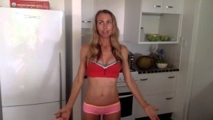 'Kayla Itsines Bikini Body Starvation Diet Kayla blocks me1'