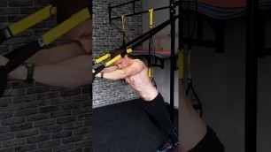 'Exercise for the triceps with TRX'