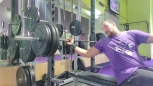 'EPIC FAIL -  Bench press - Anytime Fitness Manager fails'