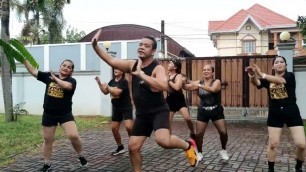 'BUTTONS ( Pussycat Dolls )  - Zumba |  Dance Fitness'