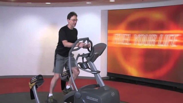 'Эллиптический тренажер Octane Fitness LateralX'