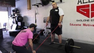 'Deadlift Technique Exercise to Engage Lats in Powerlifting'