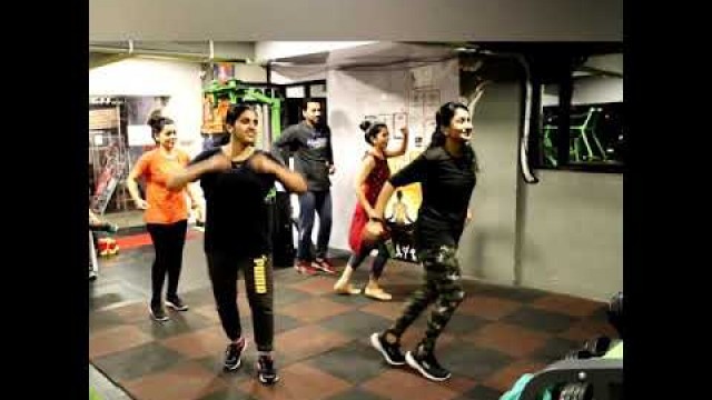 'ZUMBA DANCE FITNESS - FIRST CLASS(KALANK)|bollywood Fitness choreography 