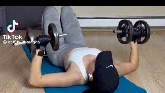'hot sexy girl workout on gym #exercise #fitness #gym (1)'