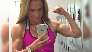 '41 years young Fitness woman Nikolina Simpson - Female muscle'