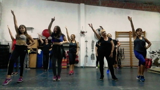 'Zumba Fitness. La cabaña. La Konga.'