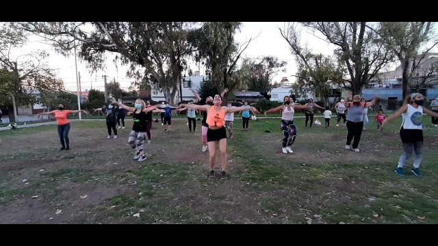 'Ya no más - La konga / Coreografía/ Zumba Fitness'