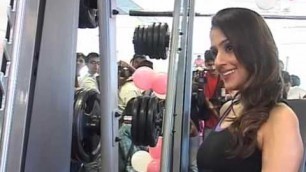 'CHECK OUT THE BUSTY AARTI CHHABRIA INAUGURATING COUNTRY CLUB\'S FITNESS GYM'