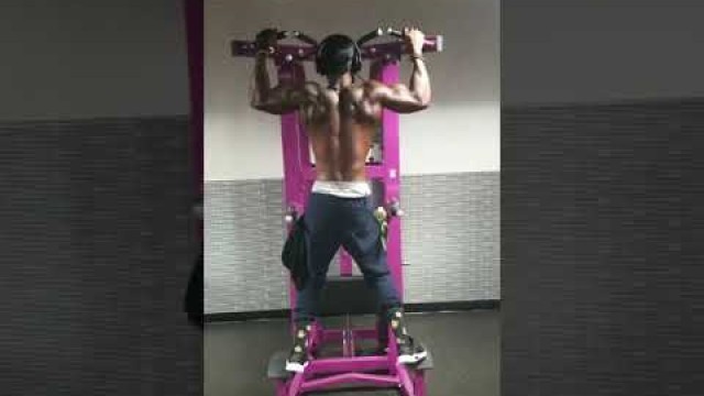 'Breaking Planet Fitness Rules #⁴ Calisthenics Machine 