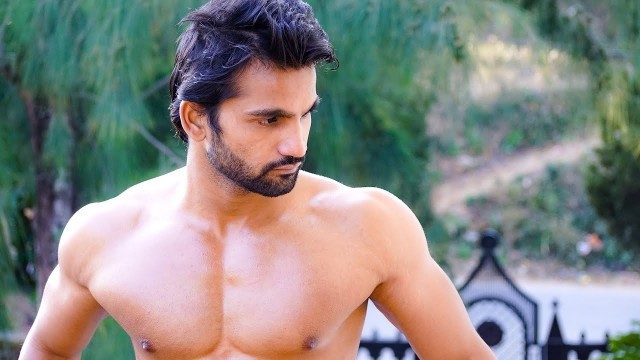 'Muscular Male Fitness Model and Actor Ishaq - Hot Indian Male Model Video'