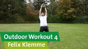 'Outdoor Workouts mit Felix Klemme – Functional Training, Station 4: Squats mit Stein'