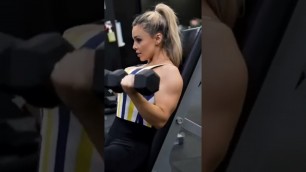 'Busty girl biceps workout