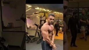 'Indian fitness model ultimate gym posing || Sony Sidhu ||'