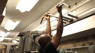 'How to Do Pull-Ups to Hit the Biceps : Functional Fitness Tips'