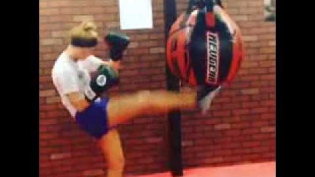 '9Round 30 Min Kickbox Fitness in action with Sophia'