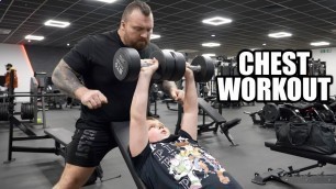 'Training at a NEW GYM with Dad! (CHEST DAY) - Ft. Eddie Hall'