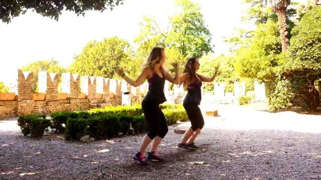 'Fireball - Pitbull ft. John Ryan --- Zumba®  Fitness (Sophia e Ioana)'