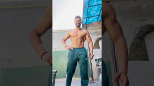 'Full posing routine Men fitness model'