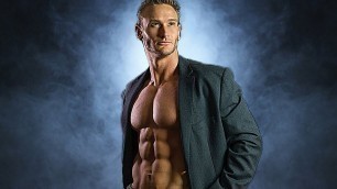 '4 Tips For Busy Men To Get Ripped -- With Thomas DeLauer, CEO & Fitness Model'