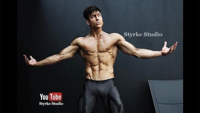 'Super Shredded Muscle Model Fitness IFBB Pro Florian Wolf Styrke Studio'