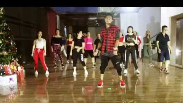 'Shakira   Clandestino ft  Maluma -zumba Kanu infinity fitness'