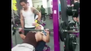 'Natty Lunk warming up with 110lbs incline bench smith machine at Planet Fitness'