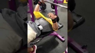 'How to bench press properly 475 at 180lbs #planetfitness'