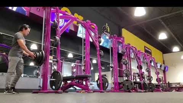 'Benchpress @Planet fitness'