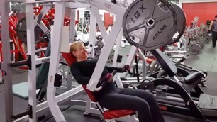 '2 Legit 2 Quit Fitness over 50yrs, Training Chest \"Hammer Strenght Decline Press\"'