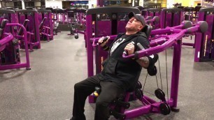 'Planet Fitness Shoulder Press Machine - How to use the shoulder press Machine at Planet Fitness'