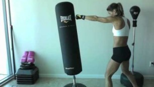 'Cardio Strike Bag Workout Boxing Everlast'