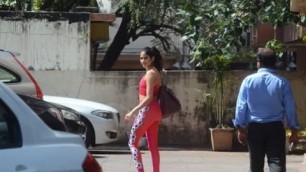 'In Graphics: PRETTY IN PINK! Sridevi\'s FITNESS FREAK daughter Jhanvi Kapoor CLICKED outsid'
