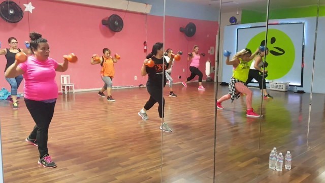 'Gasolina by Daddy Yankee... fitness group class with kettle bells... #GK5X_FITNESS_PROGRAM'