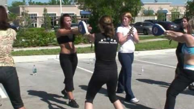 '20090404 Cardio Kick Boxing at Shapes Total Fitness for Women'
