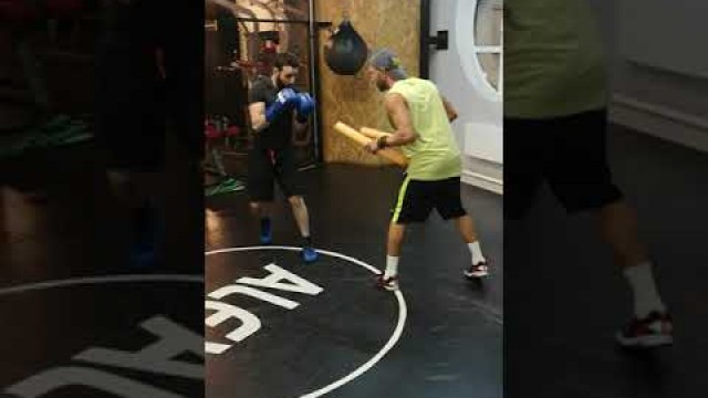 'boxing #workout #training #fitness #sport #boxing #padwork #ufc #shadowboxing #boxer #fight #speed'