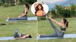 'Shilpa Shetty Worlg Famous Yoga Workout At Home.'