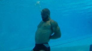 'Bodybuilder tries Navy SEAL Drown Proofing'
