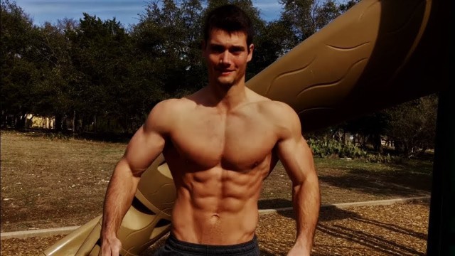 'Chest, Back, and Abs Playground Calisthenics Workout | Connor Murphy'