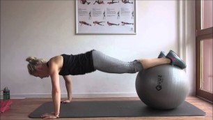 'Gymnastikball Workout - Bauchmuskeln | TwinFit'